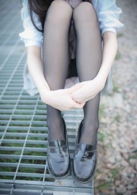 他揉捏她两乳不停呻吟小视频_蓝光免费观看韩国