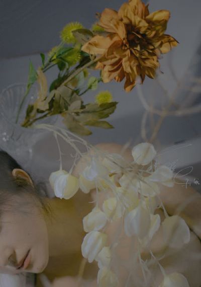 娇妻蒙着眼睛被按摩师3p_BD韩语免费全集观看