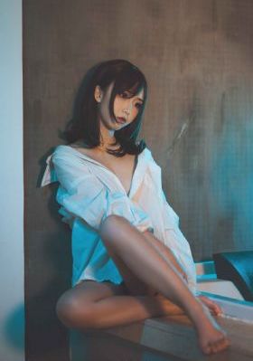 两个领导在车里吃我奶视频_高清电影完整版在线观看