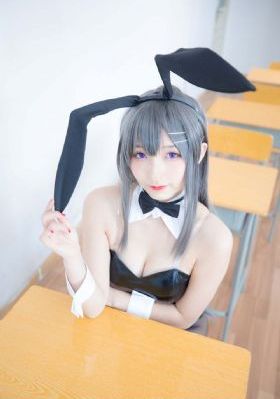 他掀开裙子舌头伸进去动漫软件_1080免费播放
